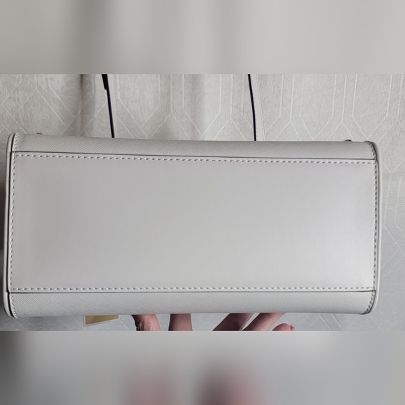 Nwt Michael Kors satchel white and gold Purse - Picture 8 of 15